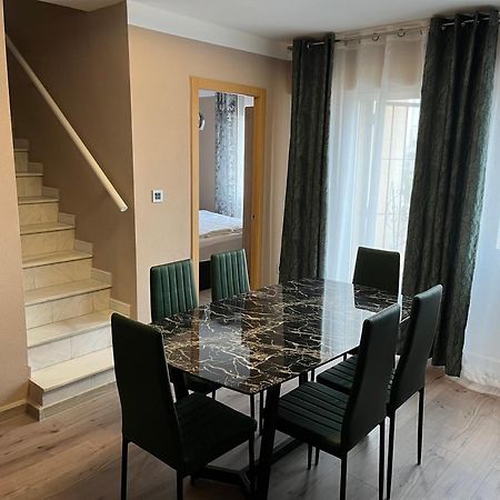 Villa Nadiya App Pool, Parking Τορεβιέχα Εξωτερικό φωτογραφία