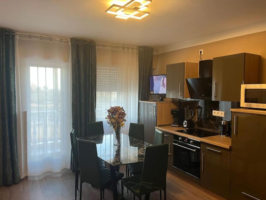 Villa Nadiya App Pool, Parking Τορεβιέχα Εξωτερικό φωτογραφία